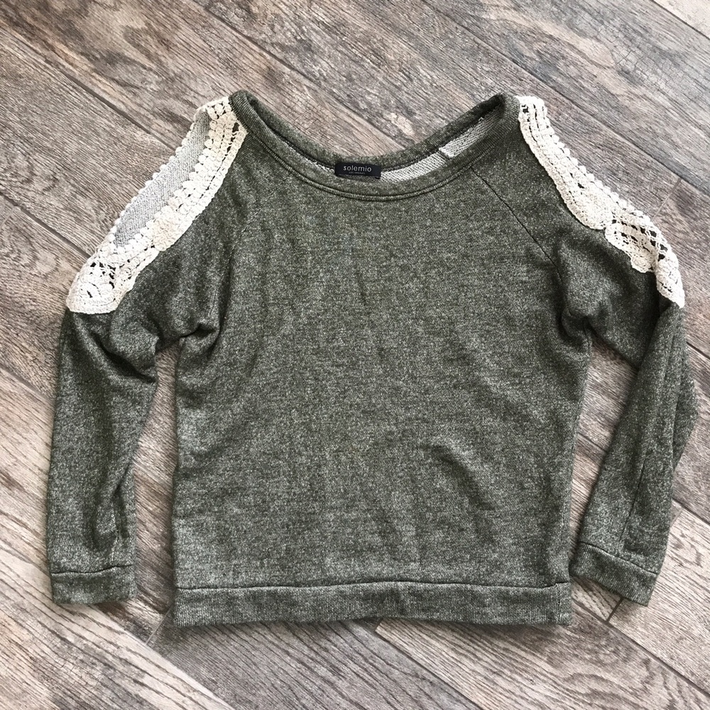 Solemio Olive Green Scoop Neck Sweater with Cream Crochet Shoulders